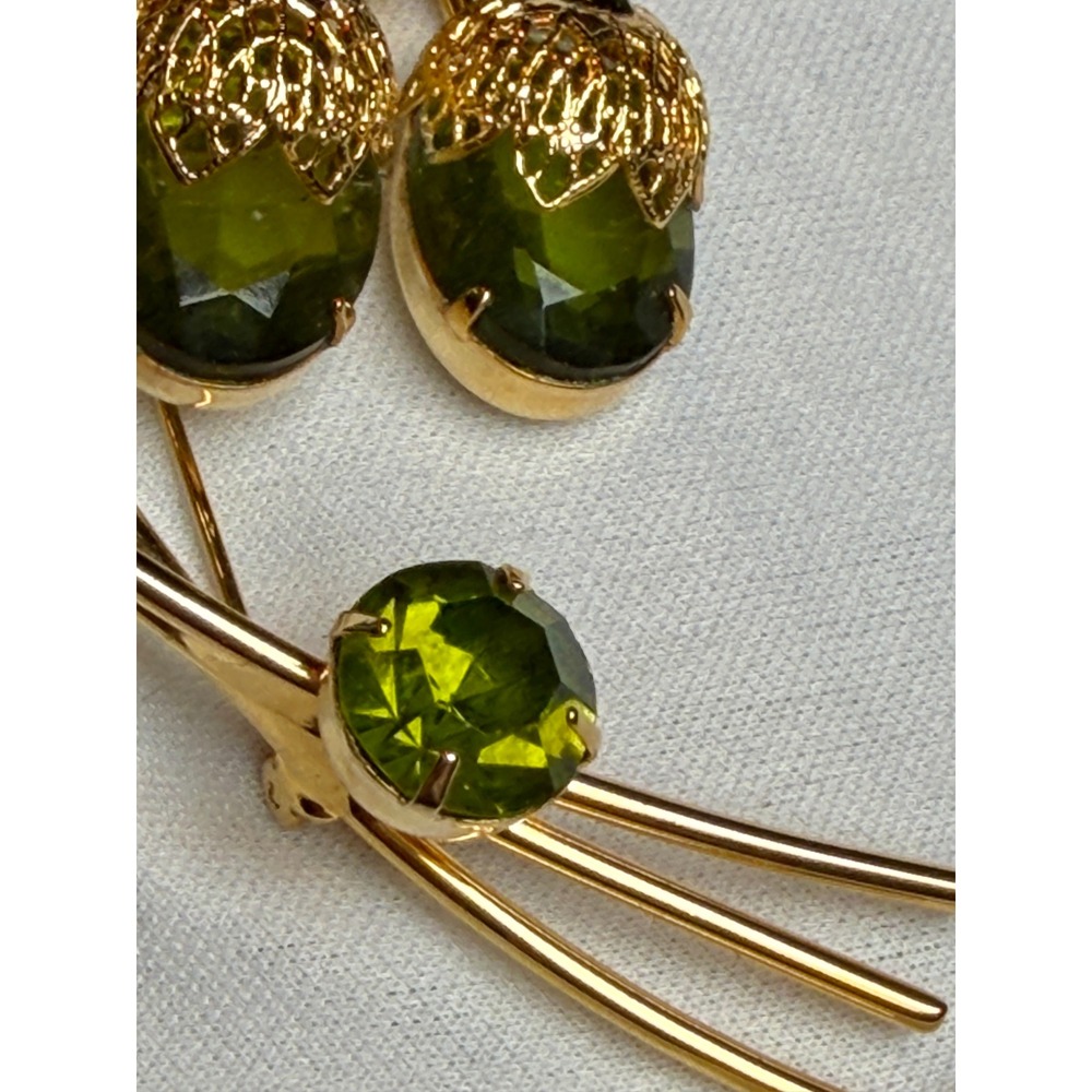 Vintage Sarah Coventry Gold Tone Olive Green Glass Stone Spray Brooch Pin - Picture 8 of 9
